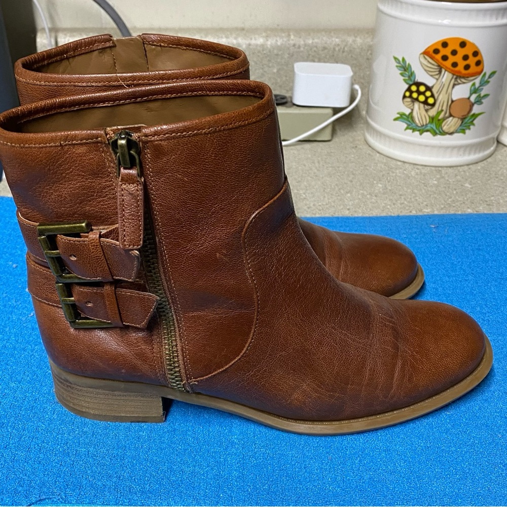 Nine West ankle boots. - Picture 3 of 8